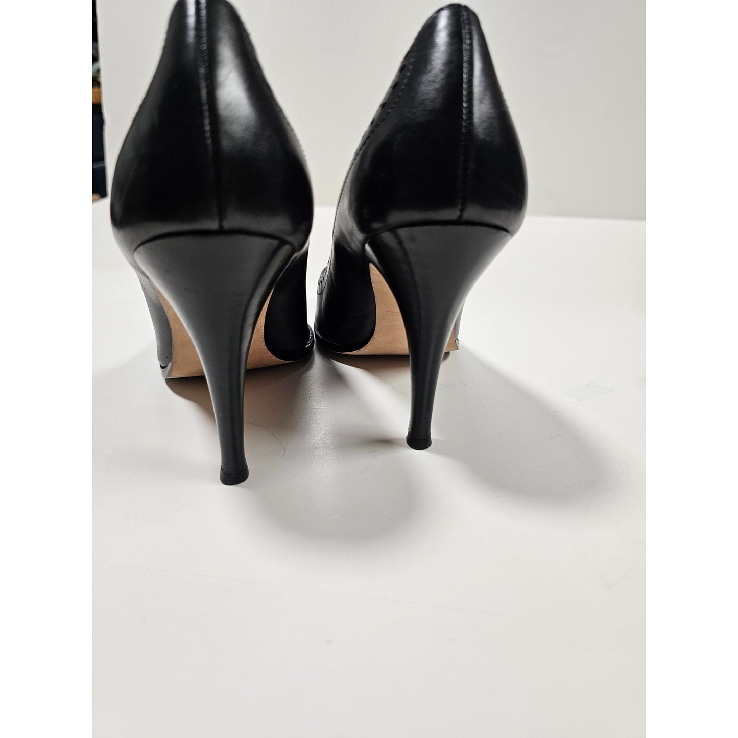 NWOB Johnston & Murphy Black Leather Heels Ladies size 6.5