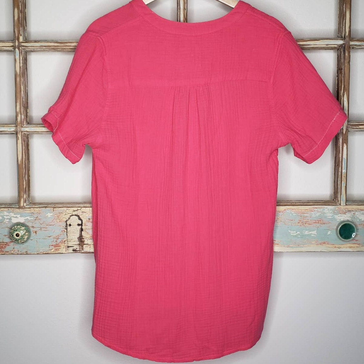 Mote NEW Hot Pink gauzy short sleeve lightweight top size large
