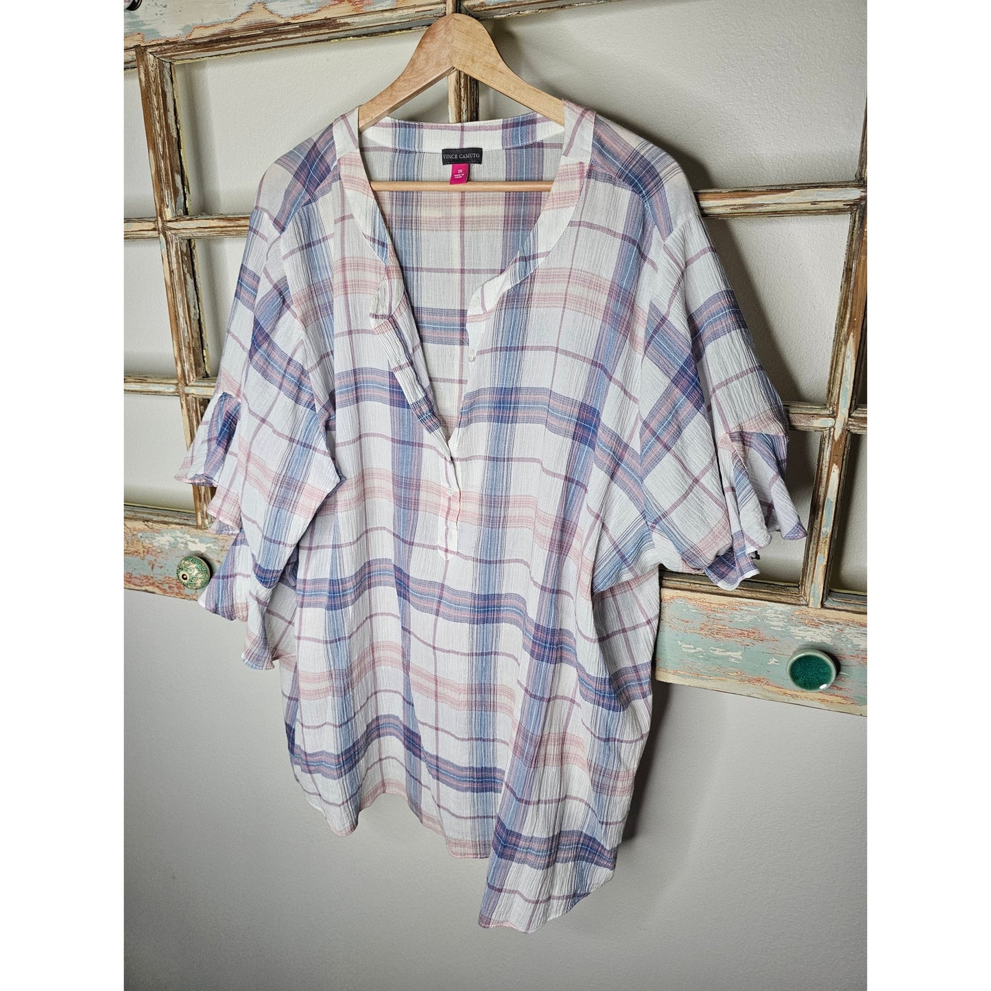 Vince Camuto Plaid ruffle sleeve and 1/2 button lightweight top size 3X