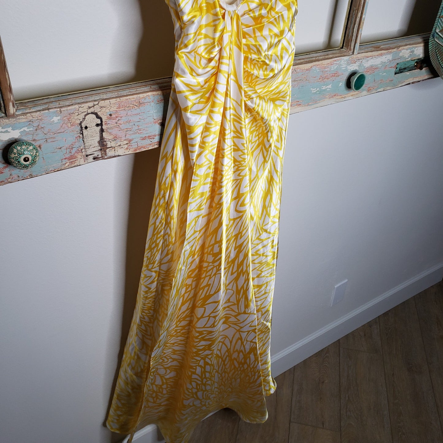 Morgan & C Yellow and White Dress with Crystal Neckline size 1/2