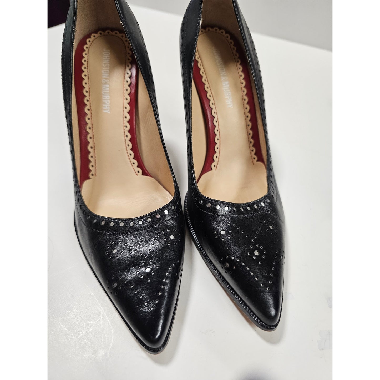 NWOB Johnston & Murphy Black Leather Heels Ladies size 6.5