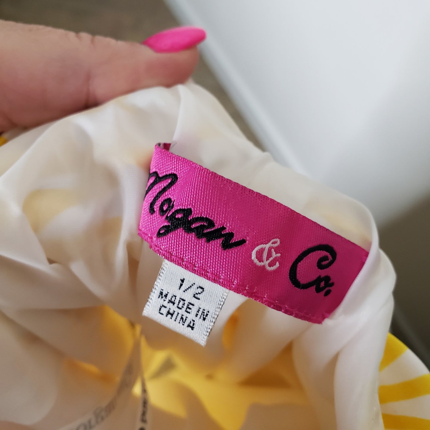 Morgan & C Yellow and White Dress with Crystal Neckline size 1/2