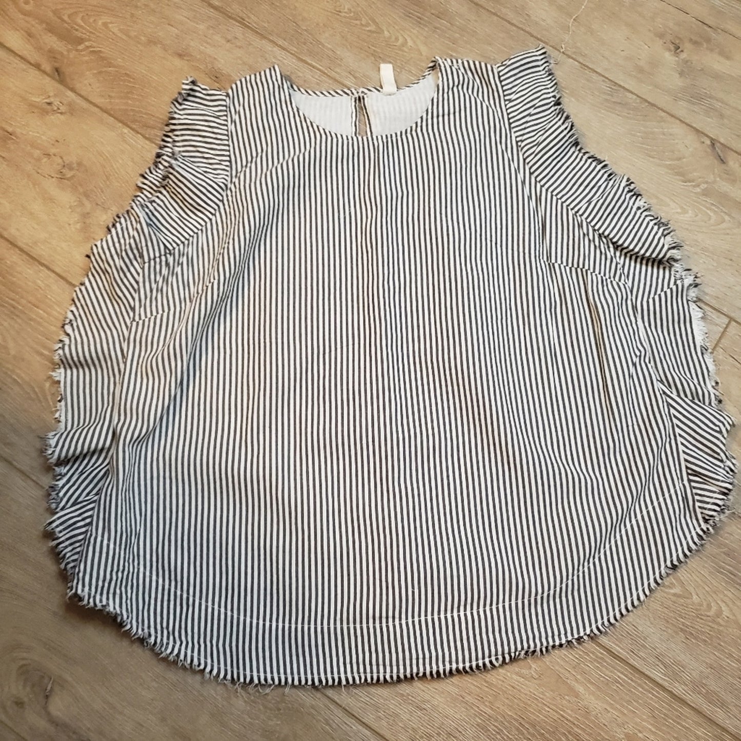Elan ladies striped light weight top sz. Large