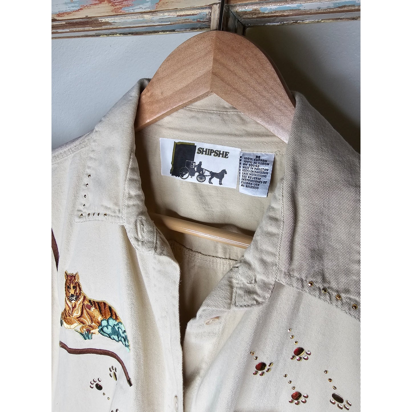 Tiger khaki Collared Button Up Top Ladies size Medium by Shipshe