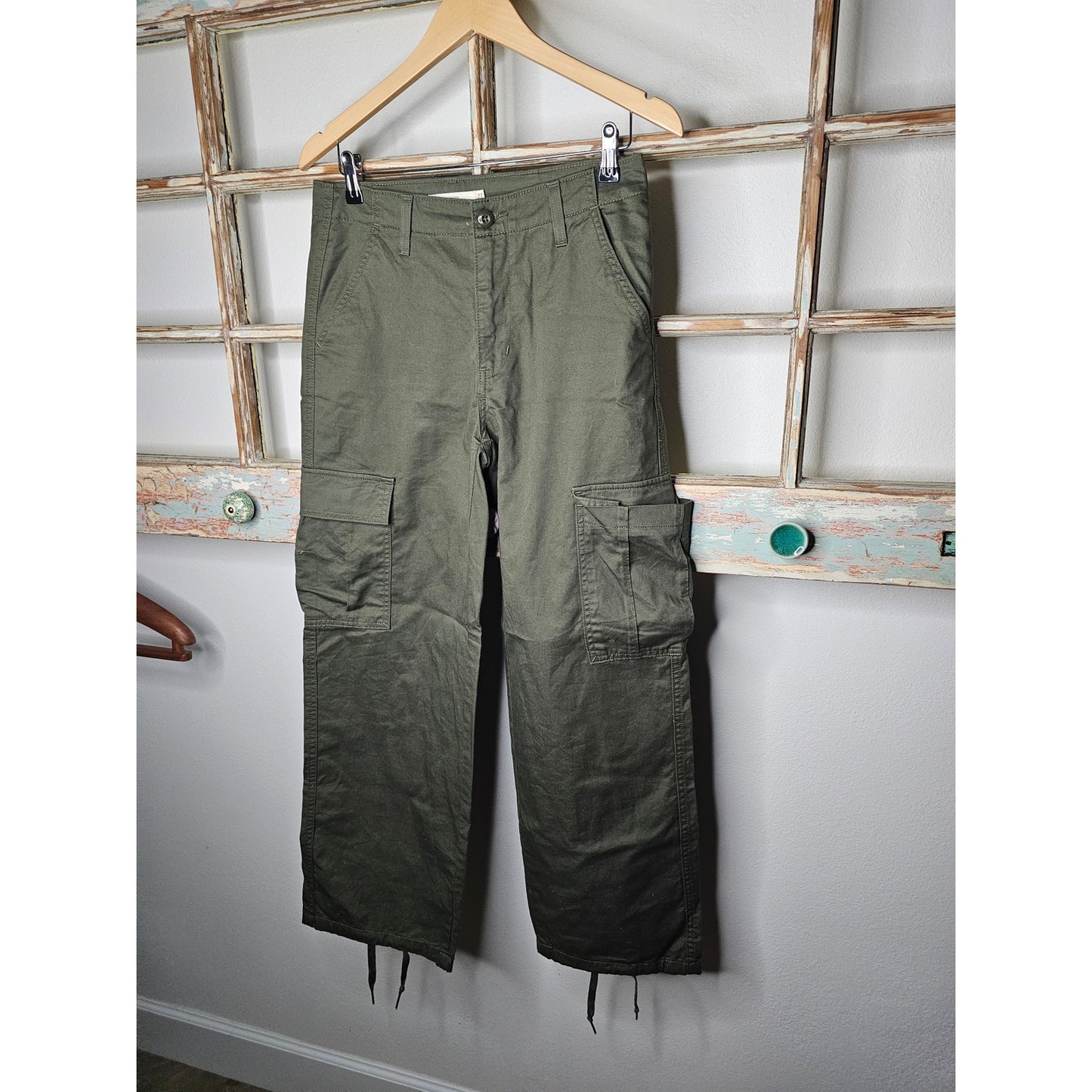 Levis Baggy Cargo Army Green Ladies Pants Size 27
