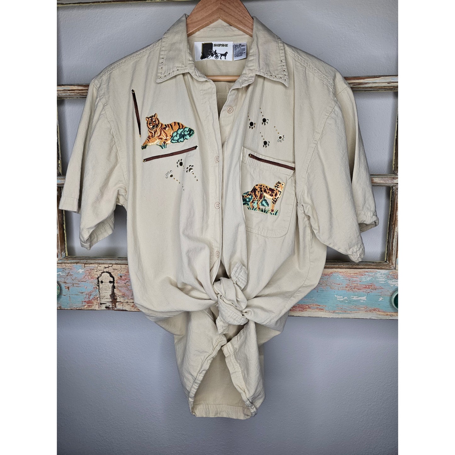 Tiger khaki Collared Button Up Top Ladies size Medium by Shipshe