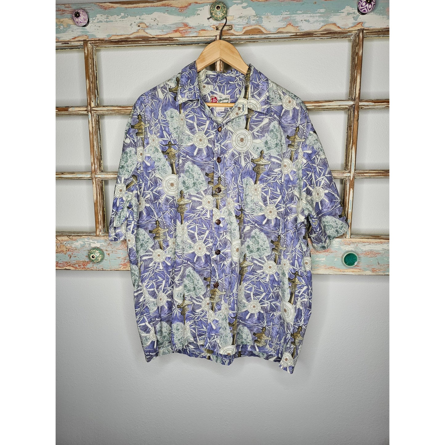 The Hawaiian Original Men's Button Up Shortsleeve Top Size XL