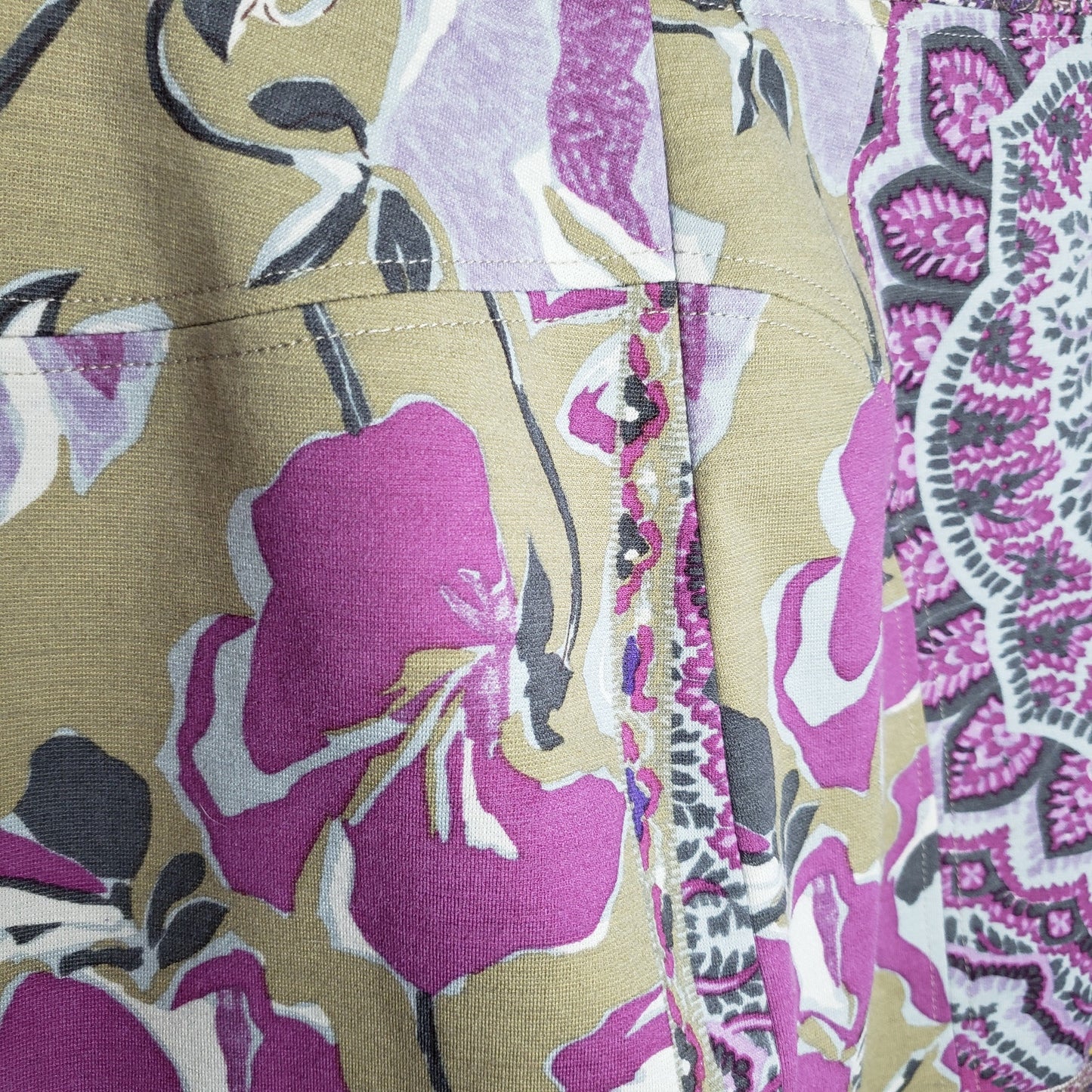ETRO Milano Paisley Design Knee Length Skirt in Rich Purple Hues ladies size 42 / 10