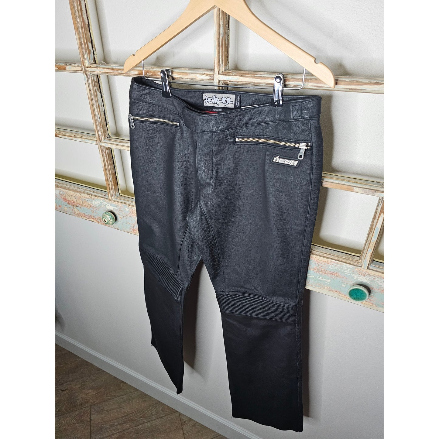 Icon Hella Ladies Motorcycle Street Riding Leather Pants size 9