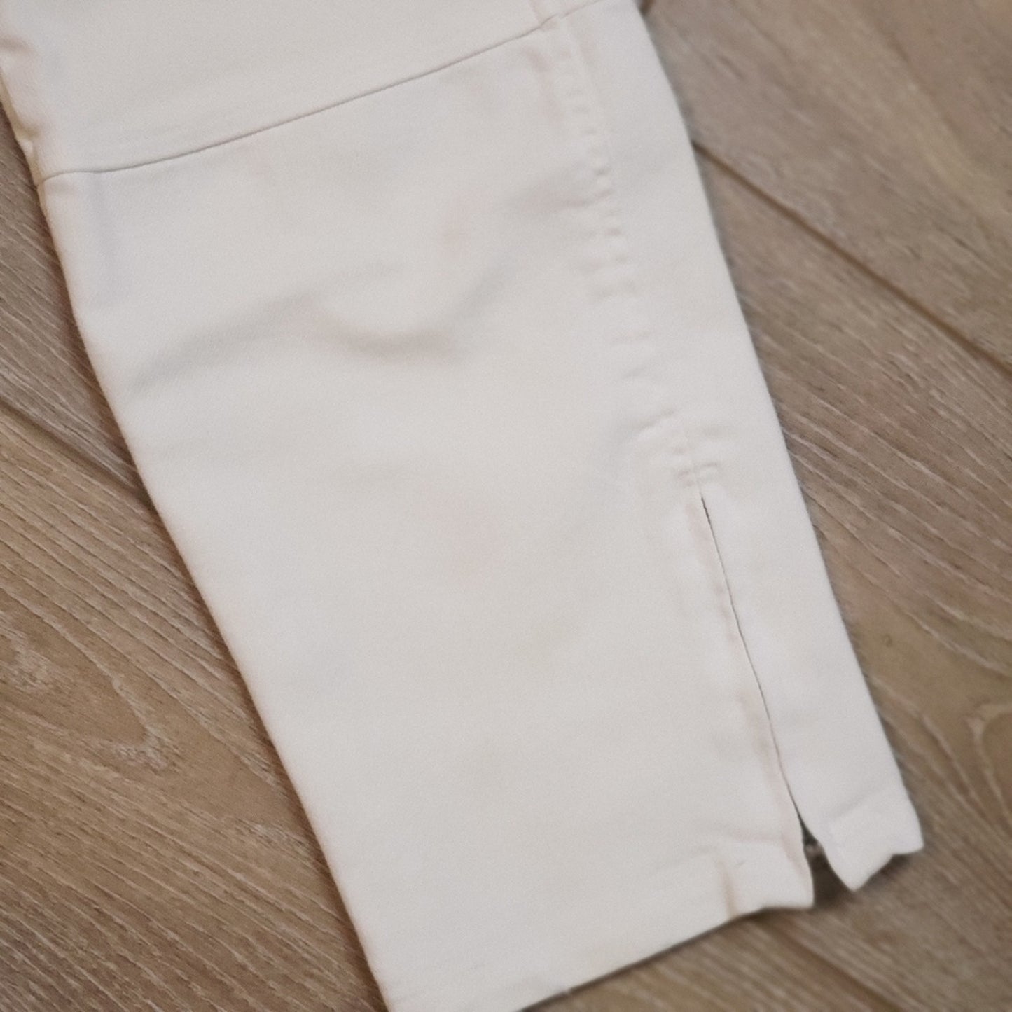 Emerson Fry size 4 Tapered white denim jeans with ankle zipper