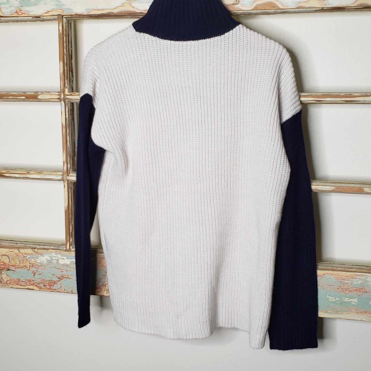 NWT Devotion By Cyrus oversized colorblock navy & white Sweater Size small
