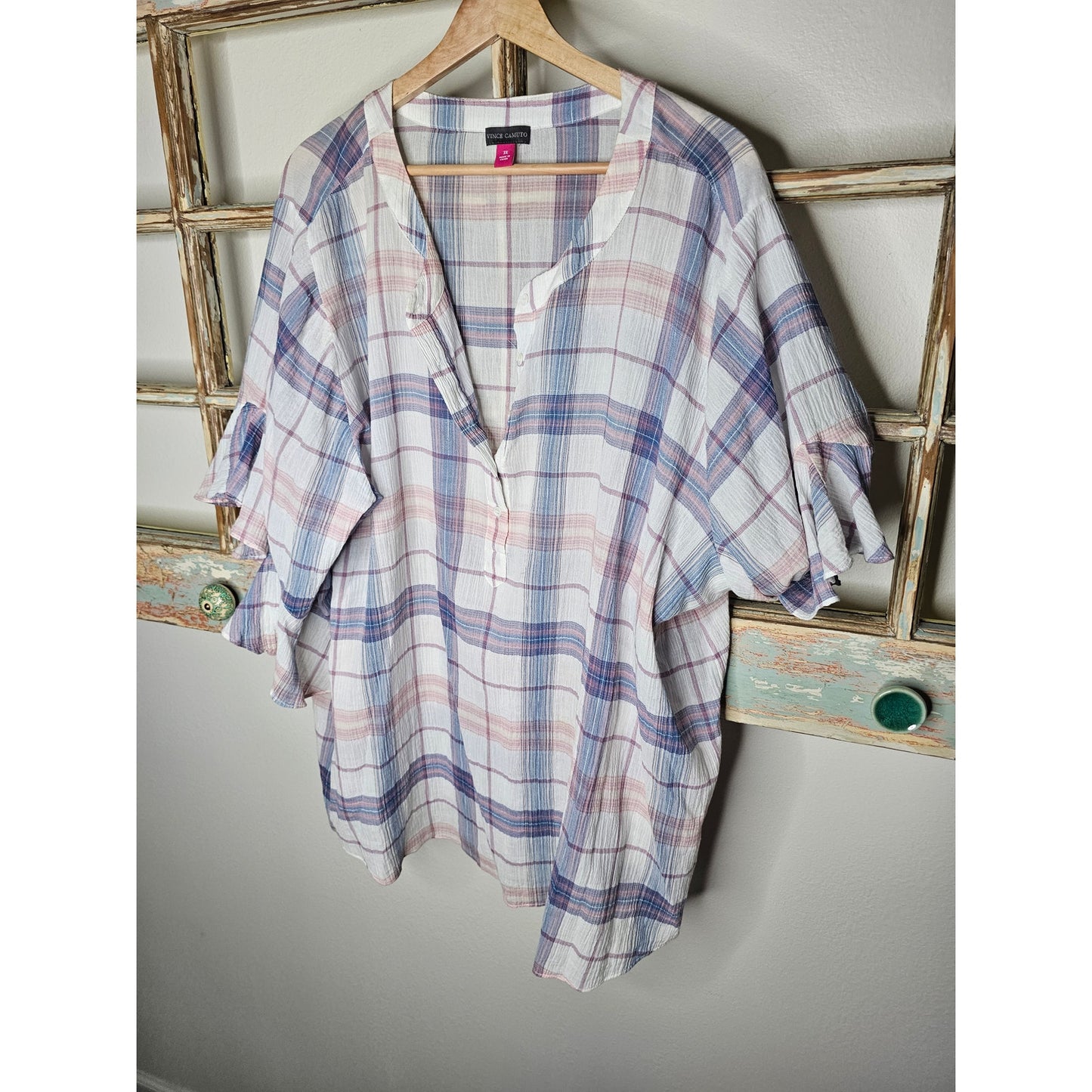 Vince Camuto Plaid ruffle sleeve and 1/2 button lightweight top size 3X