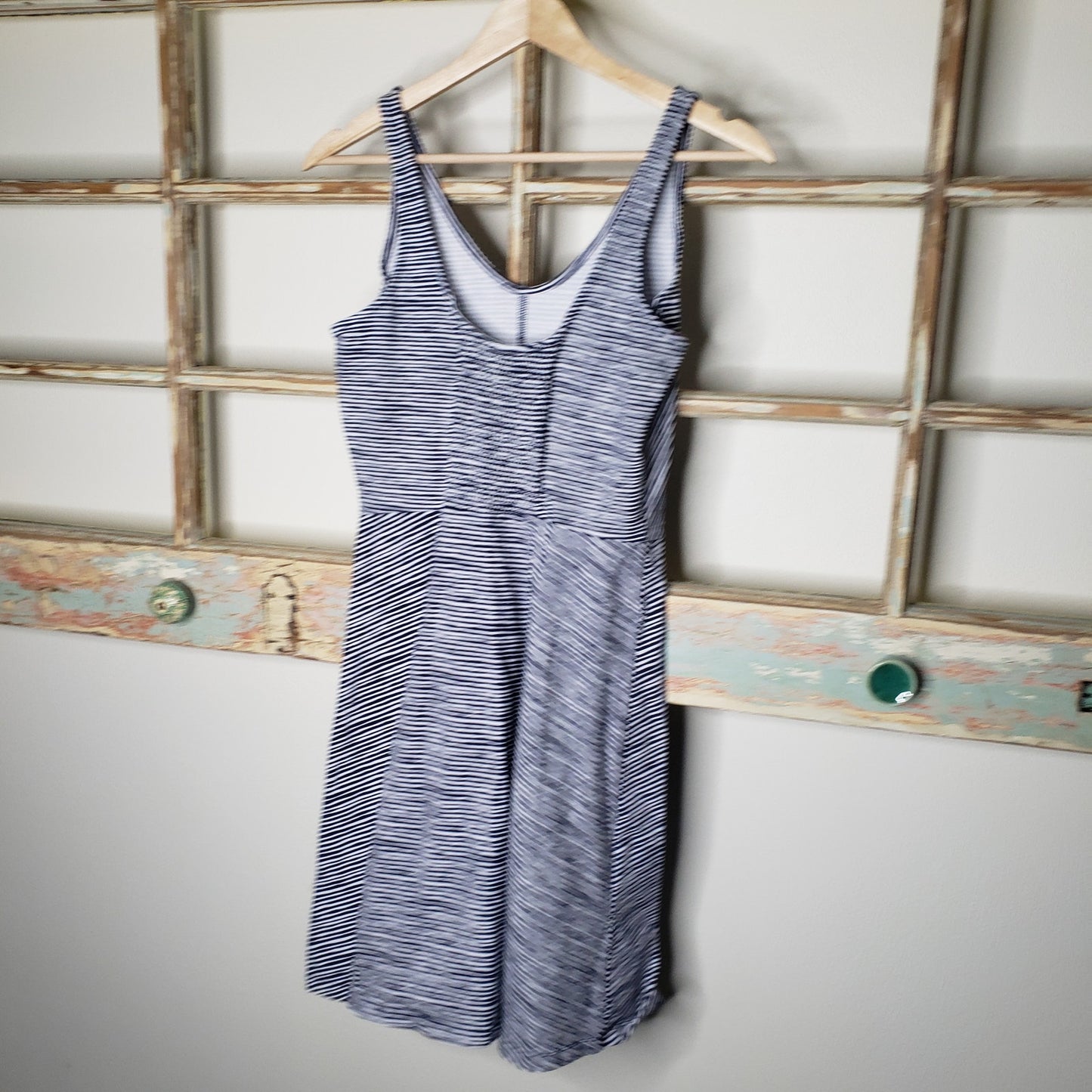 Old Navy Cotton/Spandex blue & White striped knit dress ladies size small