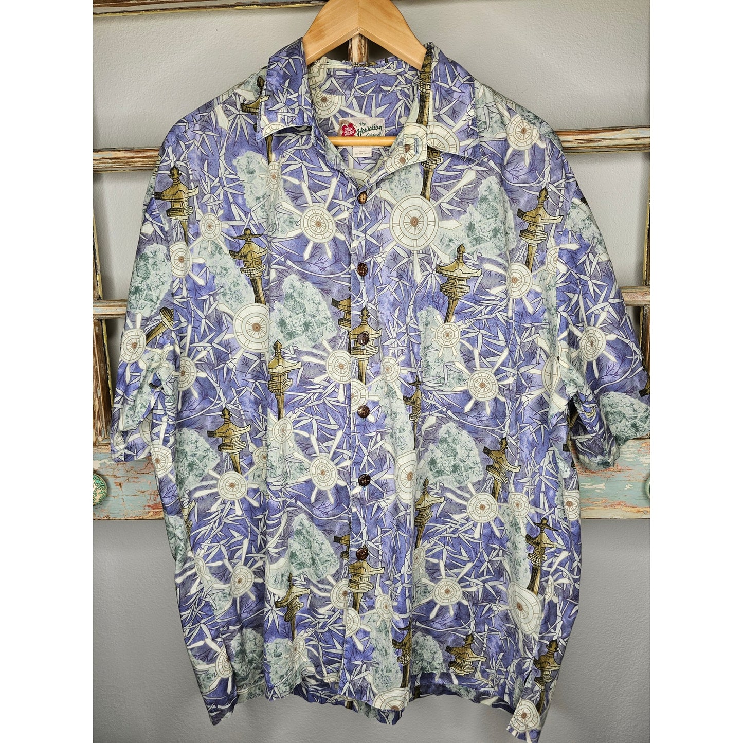 The Hawaiian Original Men's Button Up Shortsleeve Top Size XL