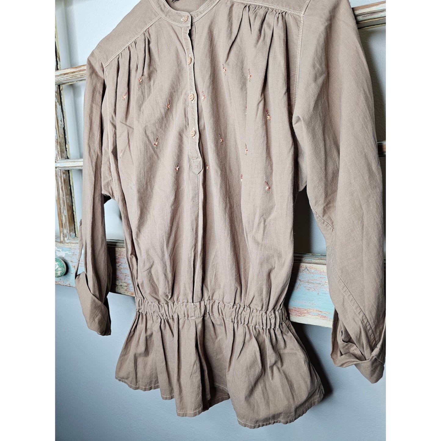 Vintage Nitya Khaki Top with elastic waist and embroidery Ladies size Medium