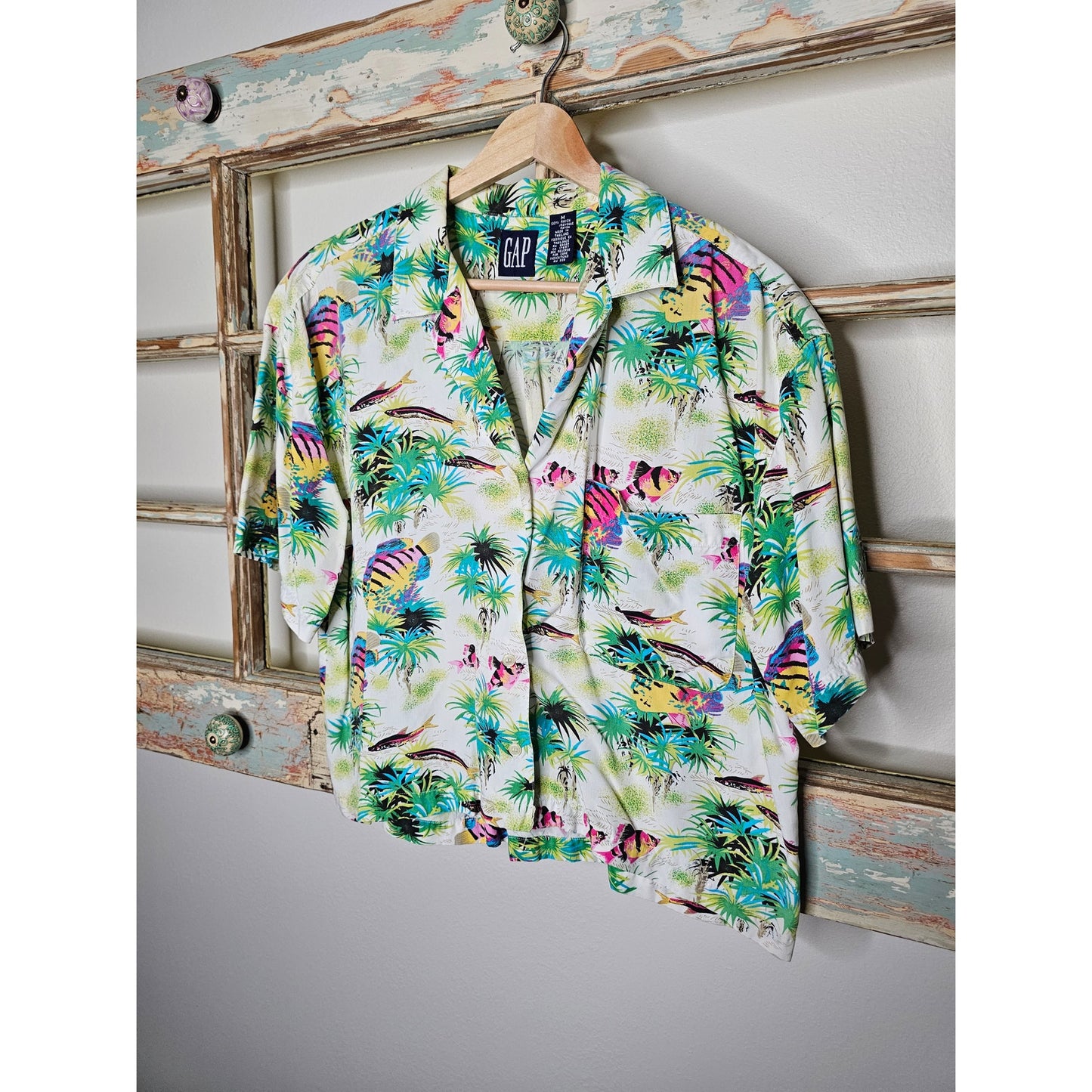 Vintage Gap Cropped Button-up Collared Tropical Top size Medium