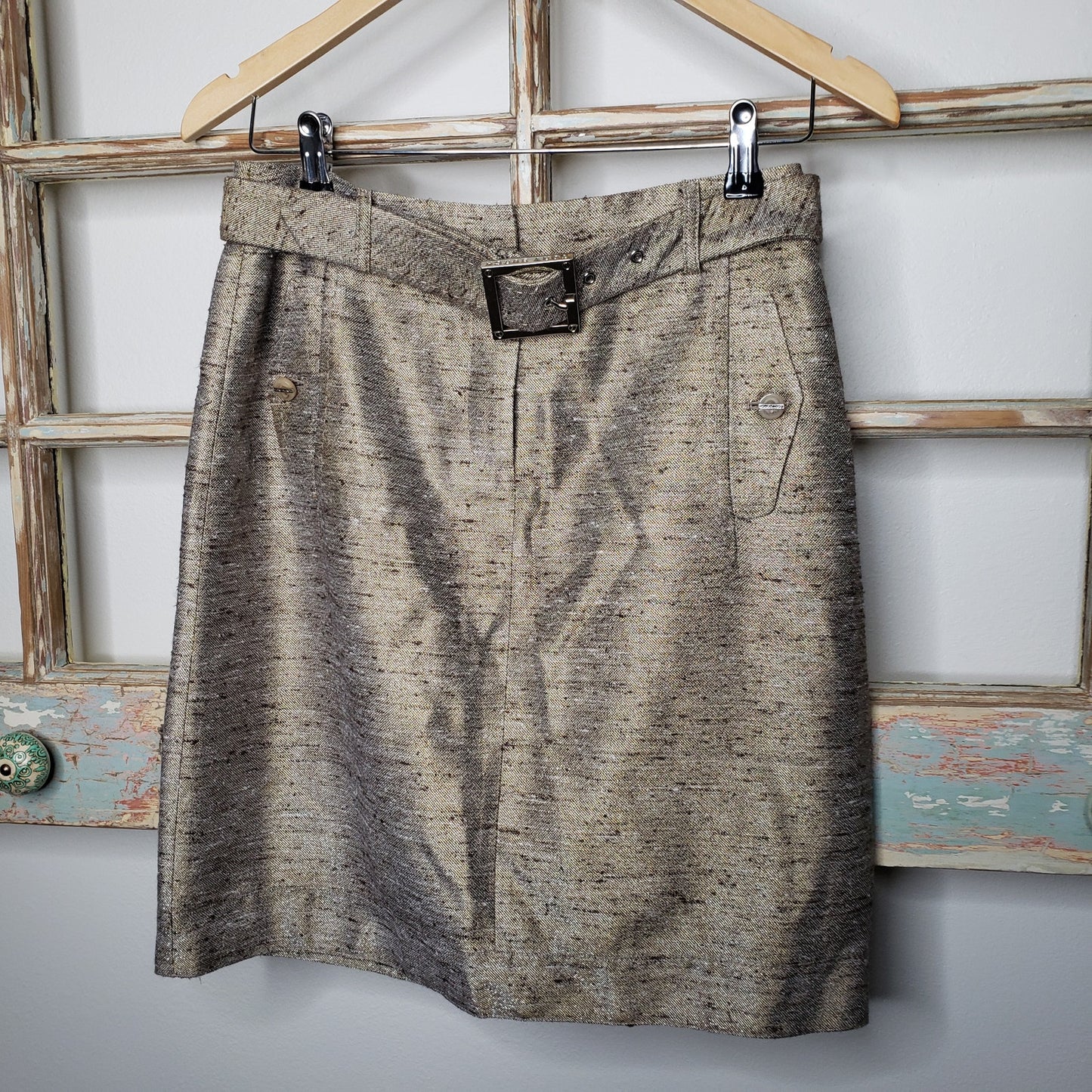 Tory Burch lined Raw Silk neutral mini skirt in ladies size 4