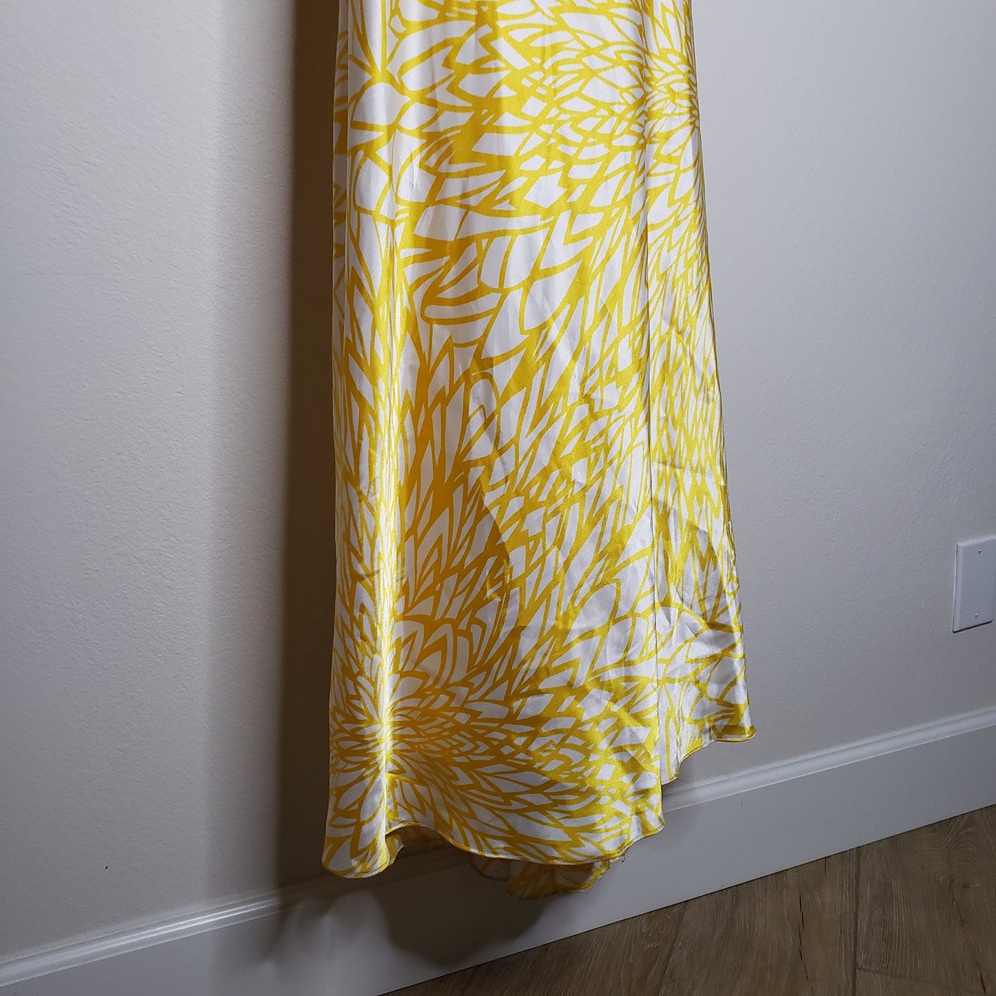 Morgan & C Yellow and White Dress with Crystal Neckline size 1/2