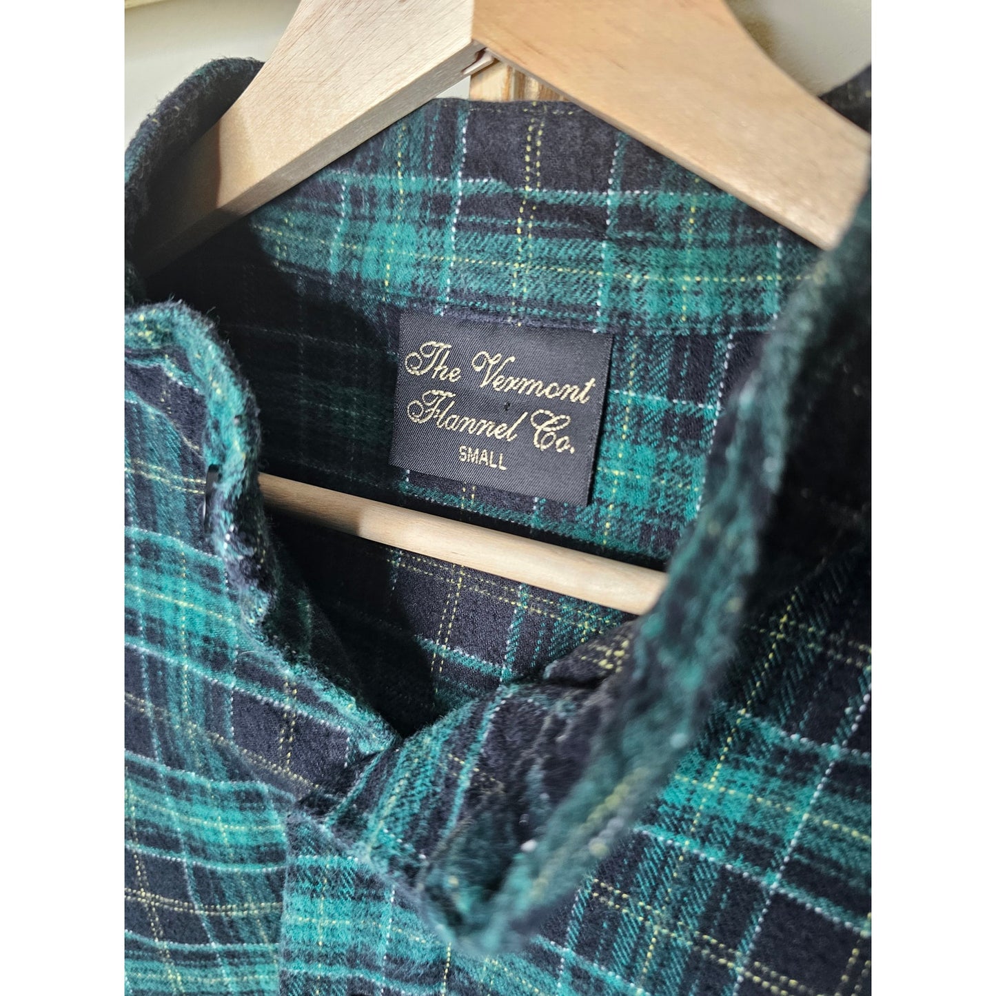 Vermont Flannel Company Black/Turquoise Pullover Long Sleeve Size Small
