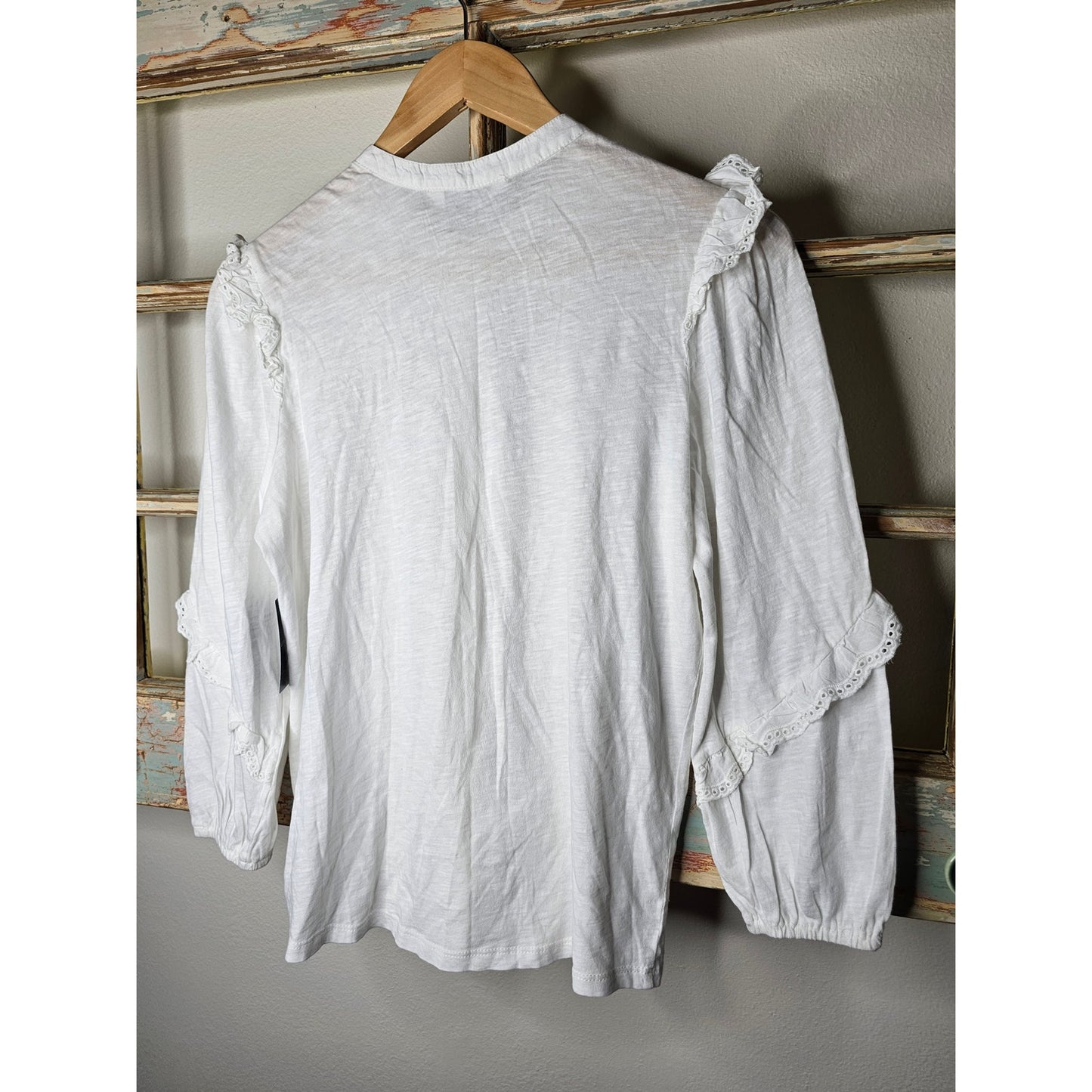 NWT Lucky Brand White Ruffle Button Front Top Ladies size Small