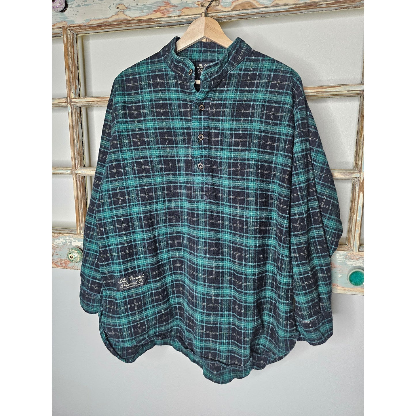 Vermont Flannel Company Black/Turquoise Pullover Long Sleeve Size Small