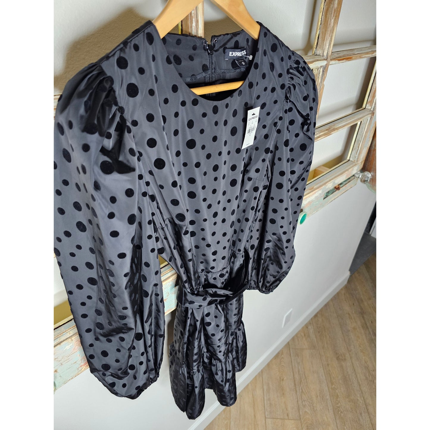 NWT Express black Velvety Polka Dot Puff Sleeve Tiered Dress size Medium