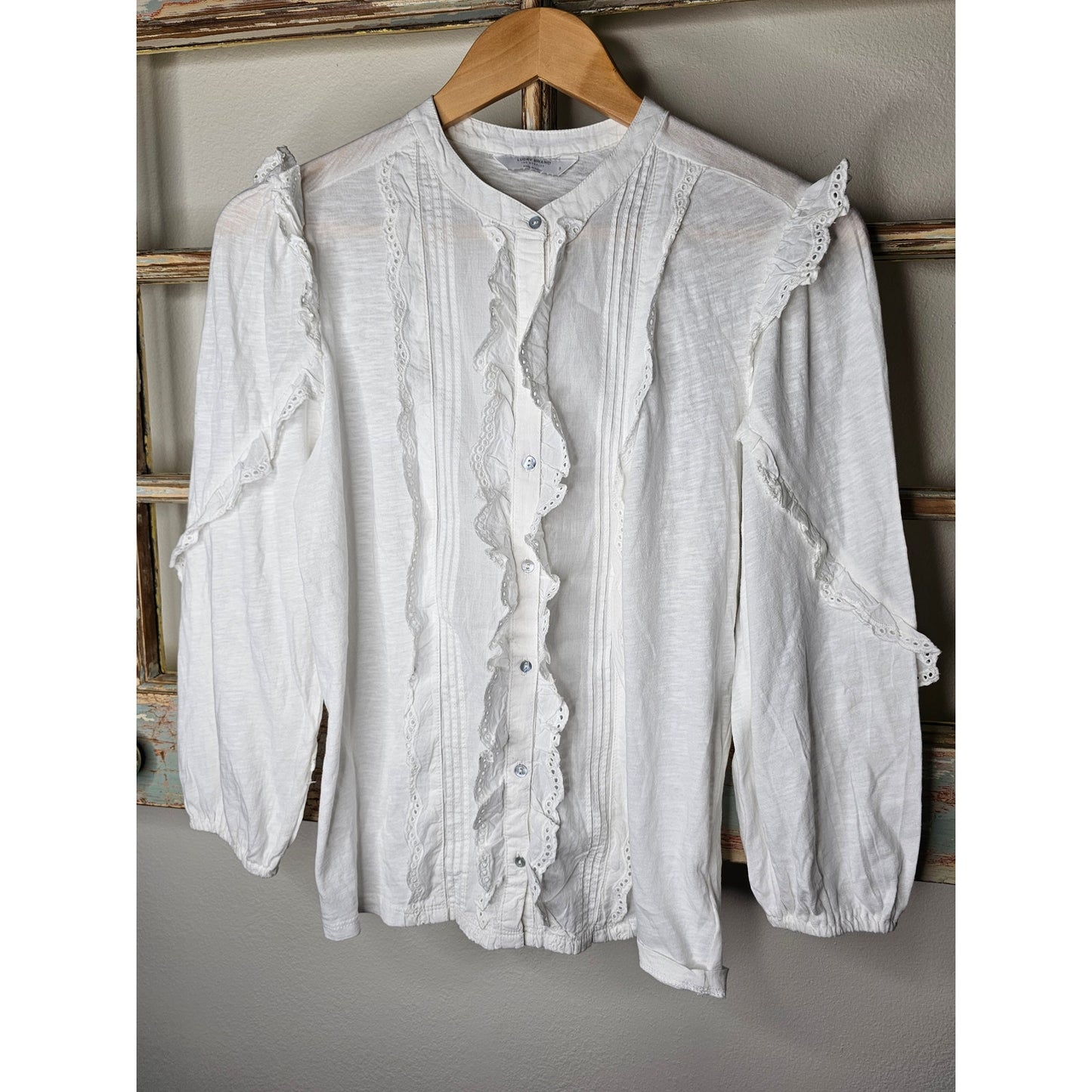 NWT Lucky Brand White Ruffle Button Front Top Ladies size Small
