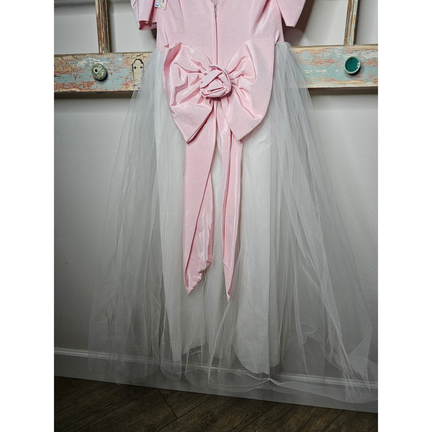 Vintage 80's Pink Princess Dress Open Back Bow Ladies size Medium