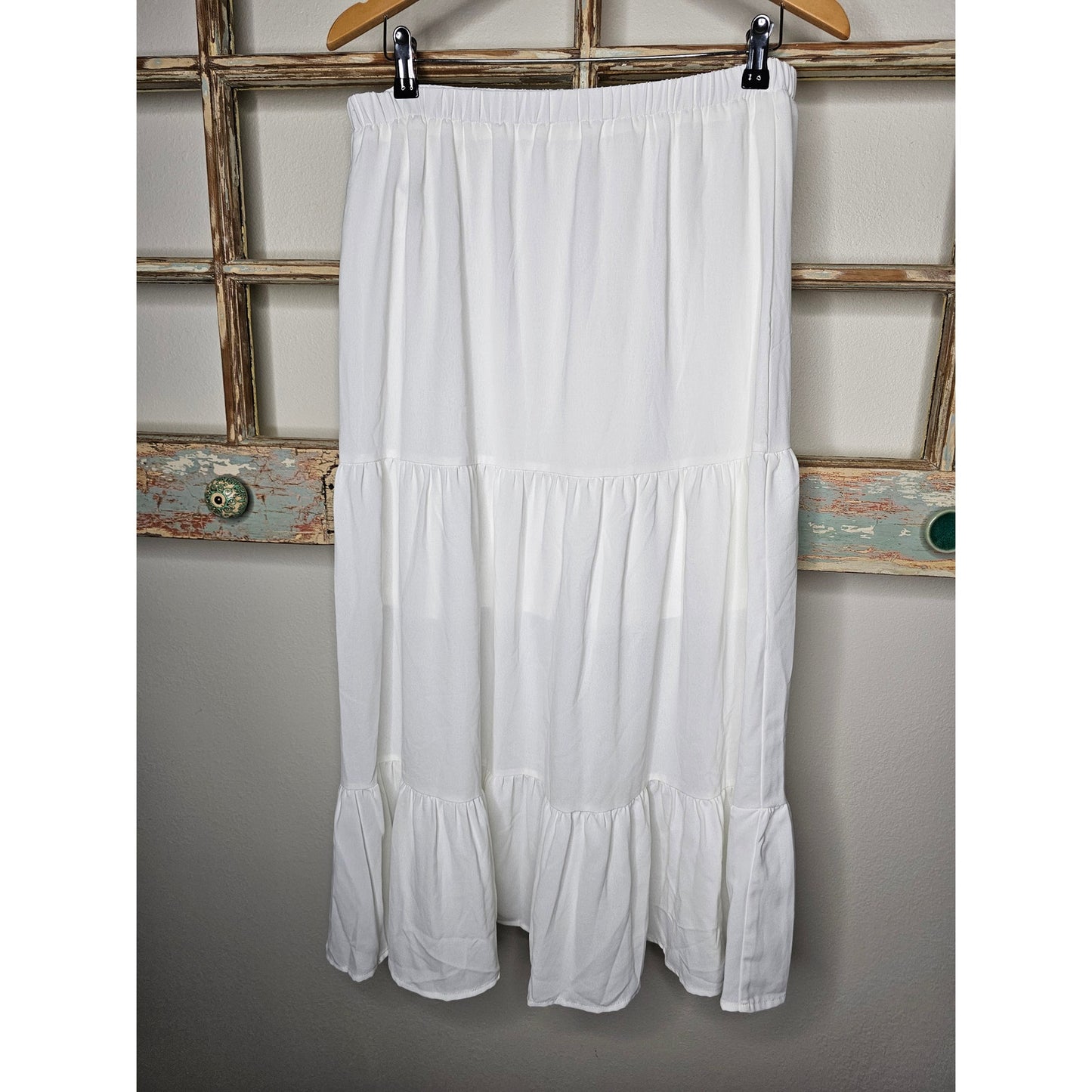 White Tiered Cider Midi Lined Skirt W/ Side Slit ladies size