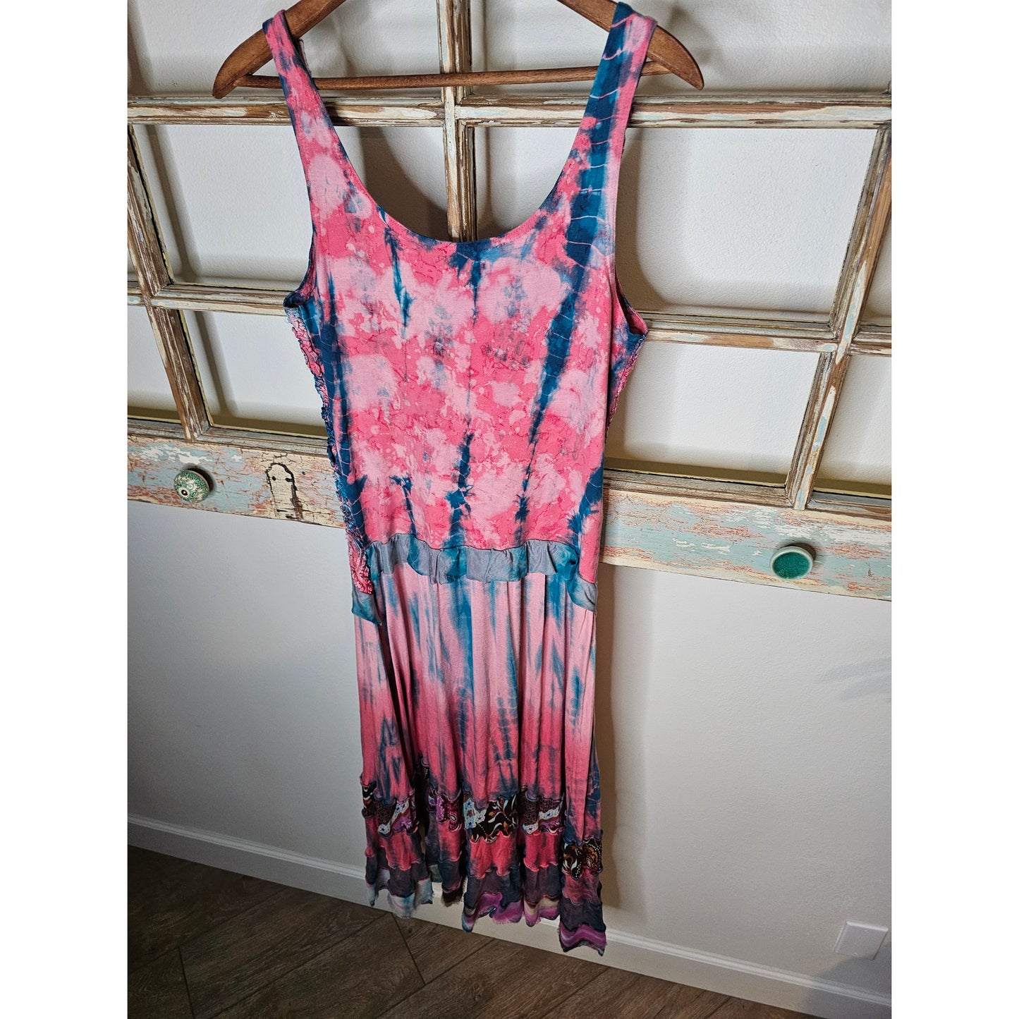 Boho Tie Dye Sleeveless Midi Dress With Layers of Detail Ladies size Medium