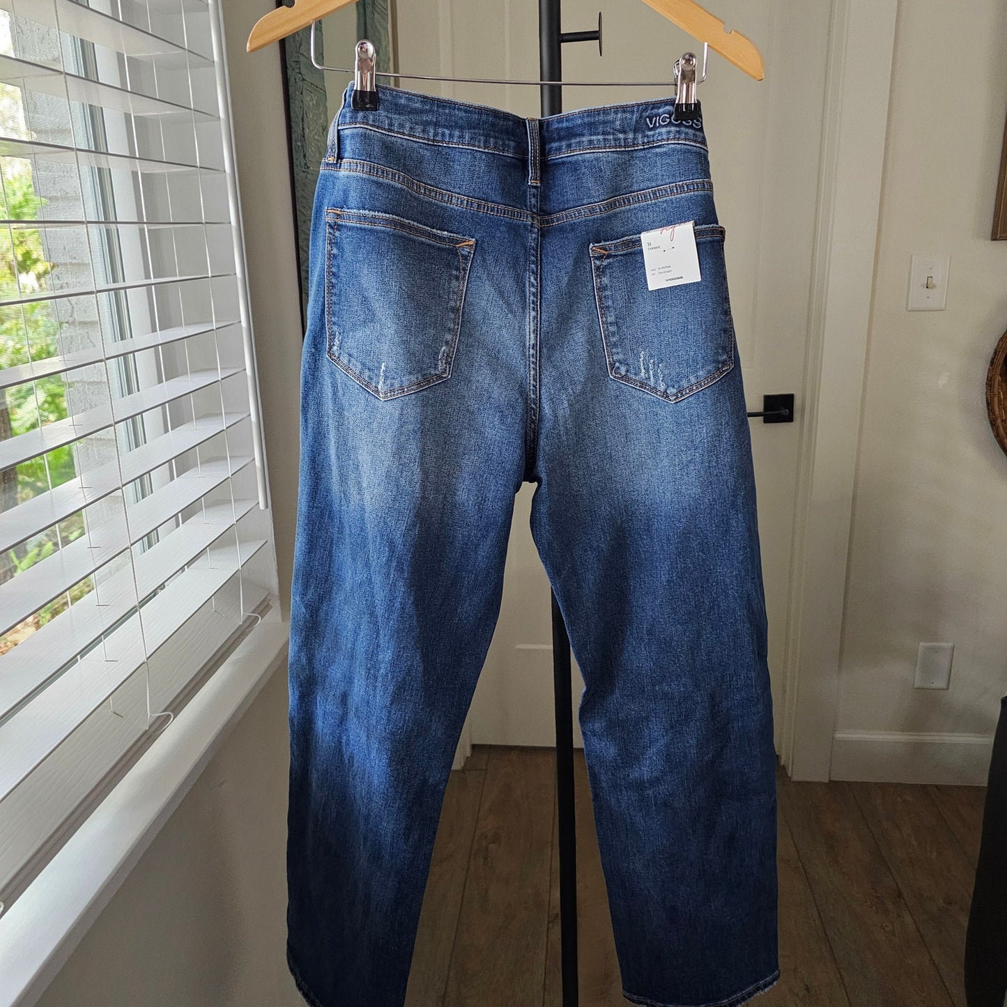 NWT Vigoss Frankie Slim Straight Jeans Womens size 31 Medium Wash