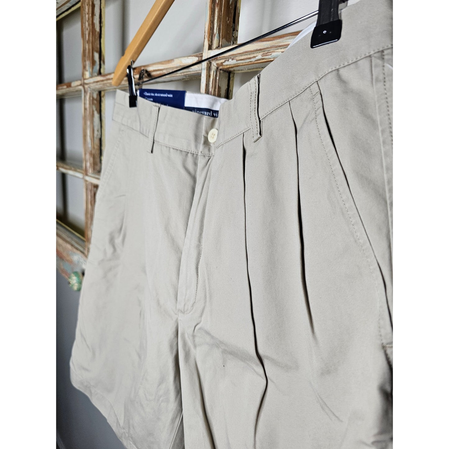 NWT Vineyard Vines Khaki Classic Fit Mens Shorts Size 33