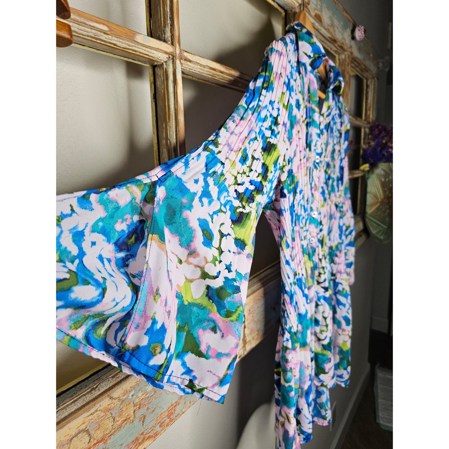 Vibrant Floral  Blouse Graduated Hemline Womens Size 1X