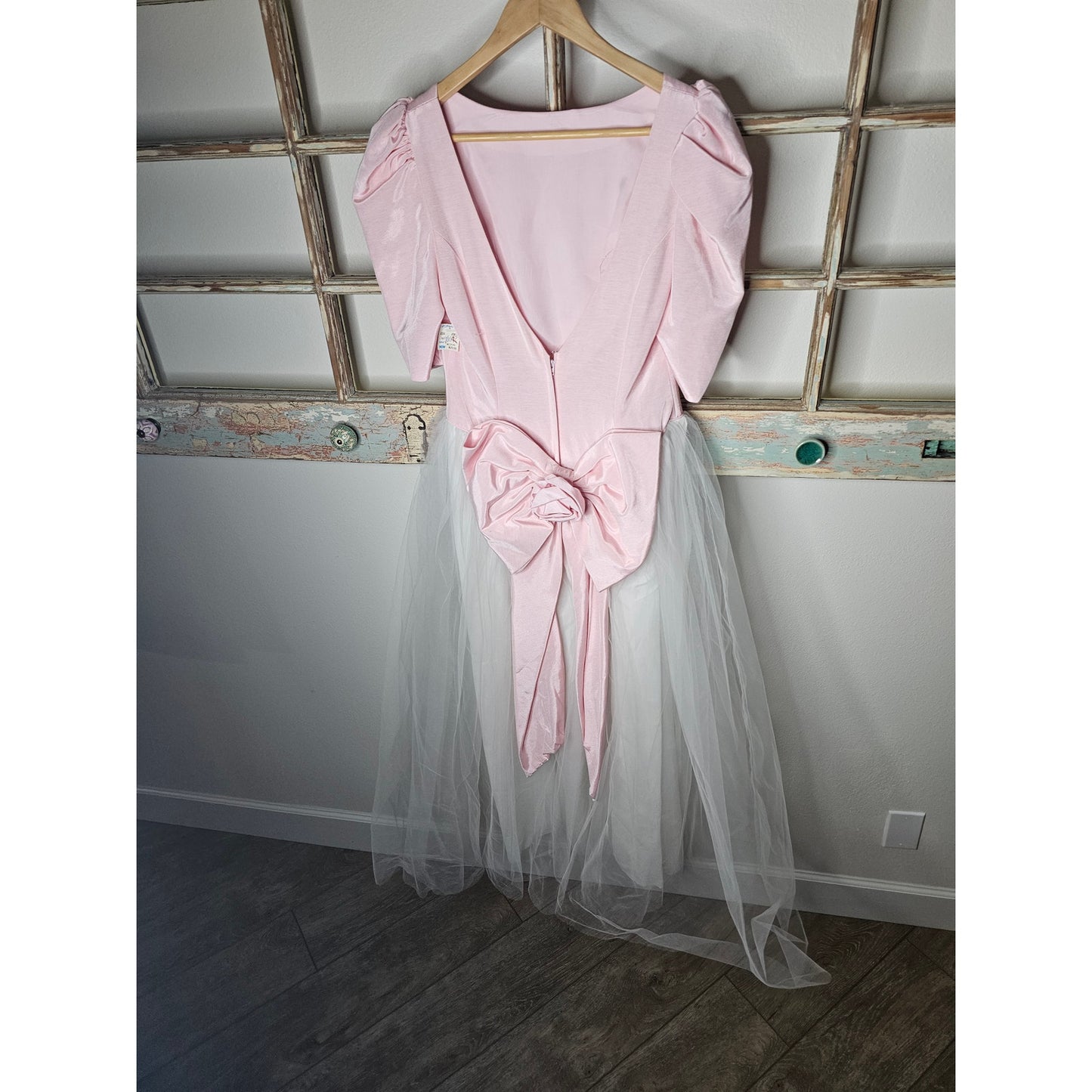 Vintage 80's Pink Princess Dress Open Back Bow Ladies size Medium