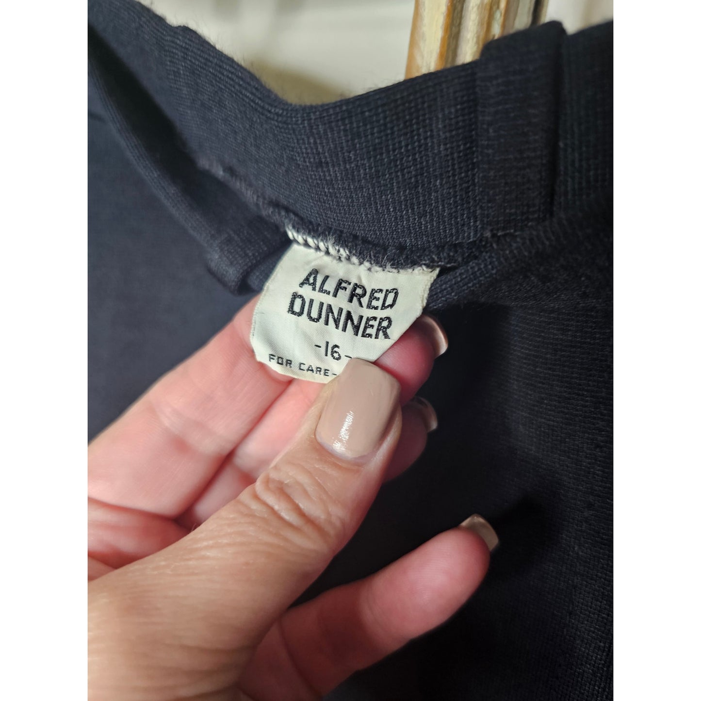 Vintage Alfred Dunner Black A-Line Knee Length Skirt Size 16