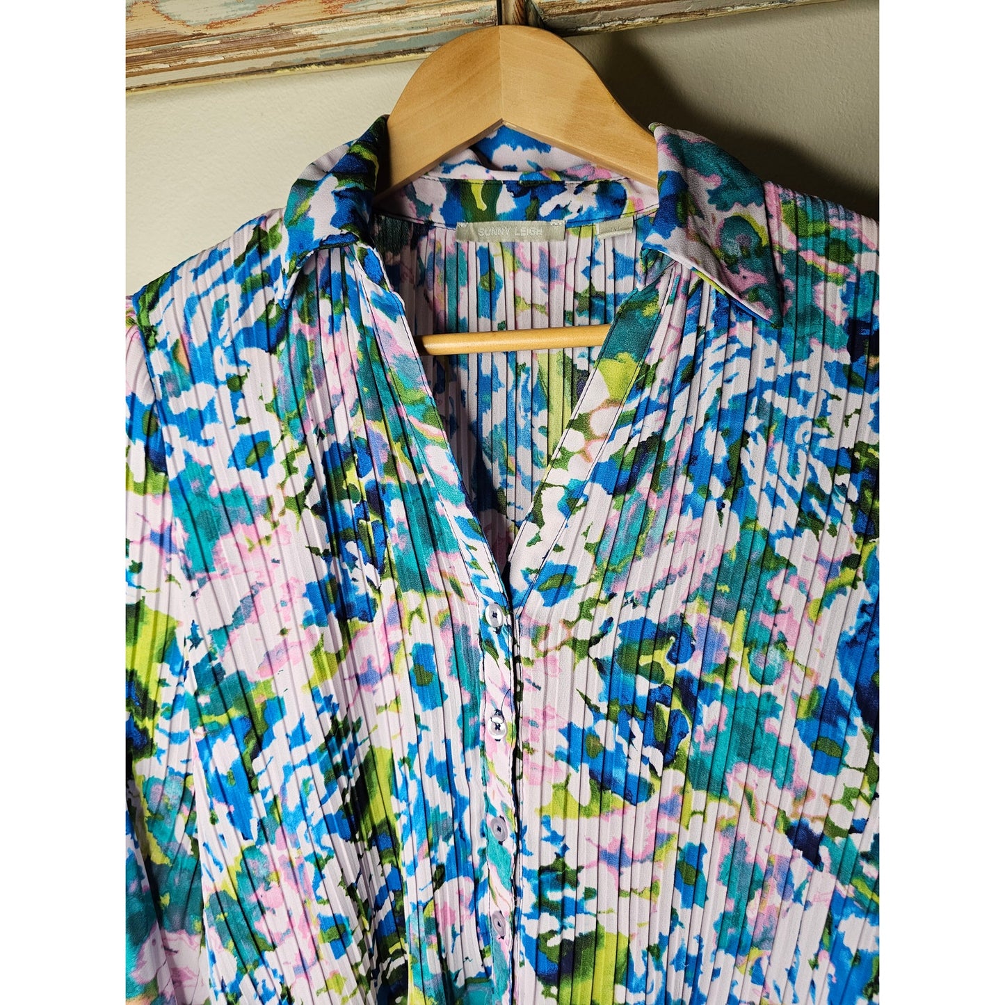 Vibrant Floral  Blouse Graduated Hemline Womens Size 1X