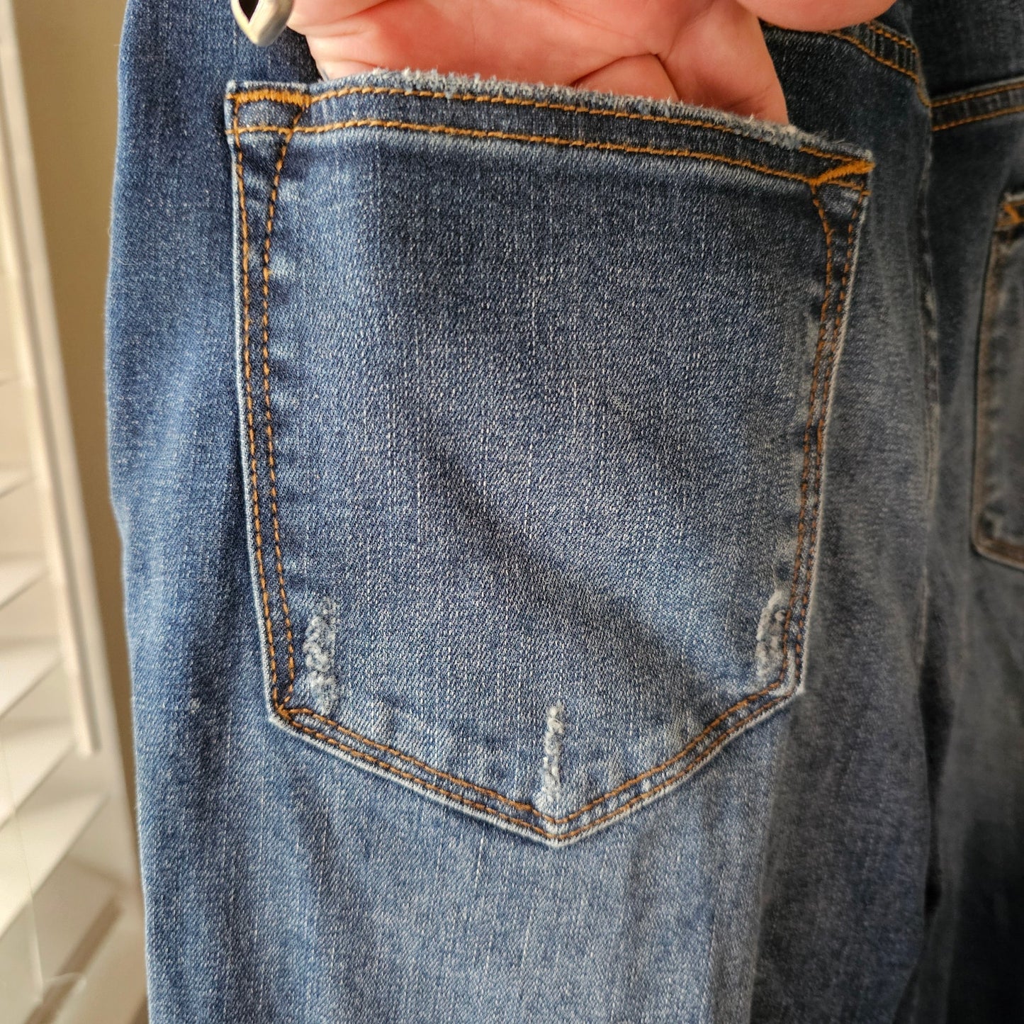 NWT Vigoss Frankie Slim Straight Jeans Womens size 31 Medium Wash