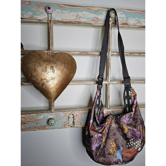 Le Sport Sac essential Large Nylon Sling Bag in Earthtones