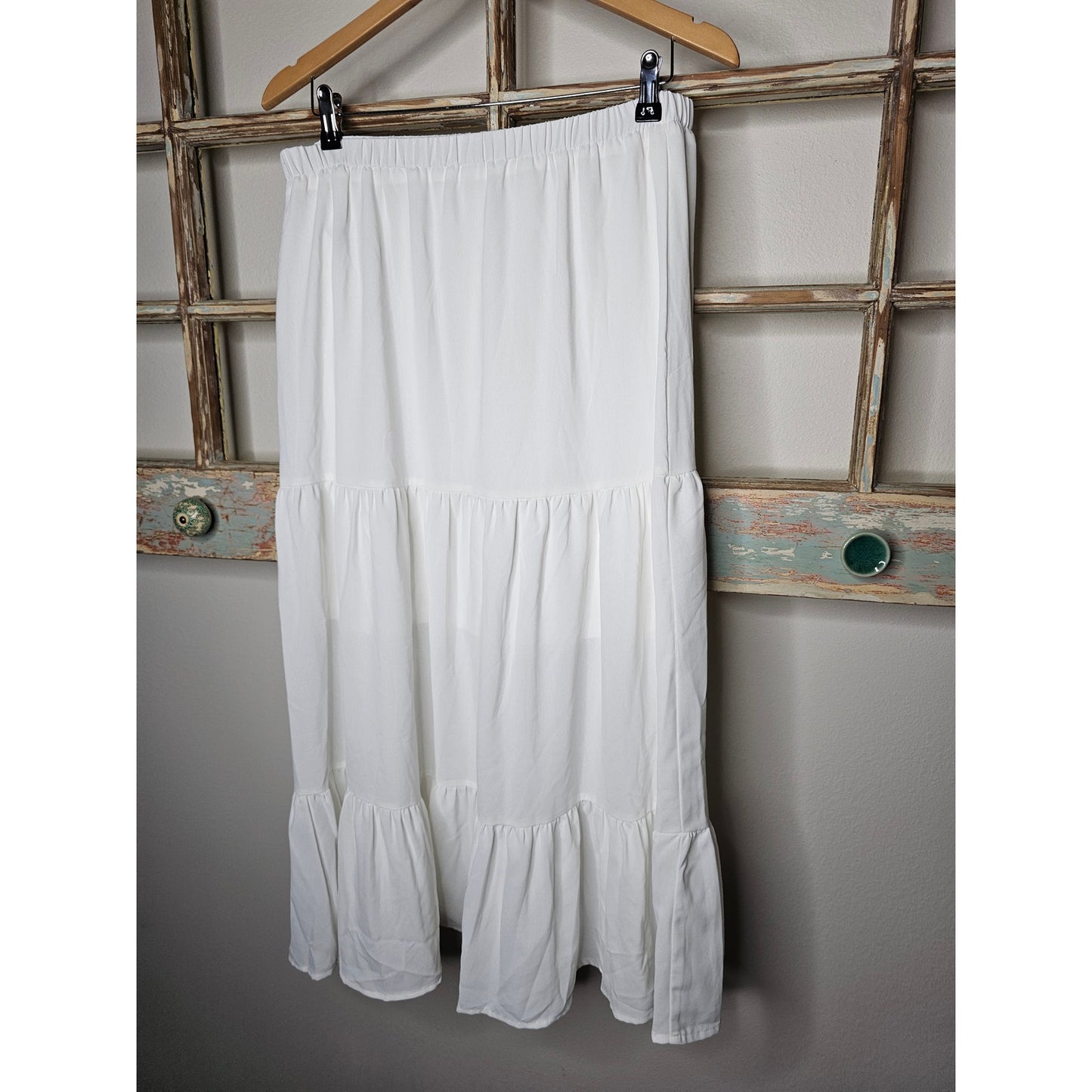 White Tiered Cider Midi Lined Skirt W/ Side Slit ladies size