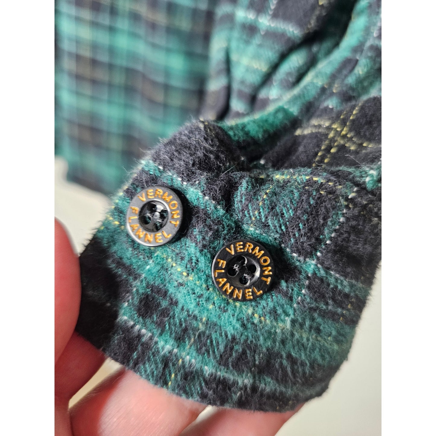 Vermont Flannel Company Black/Turquoise Pullover Long Sleeve Size Small