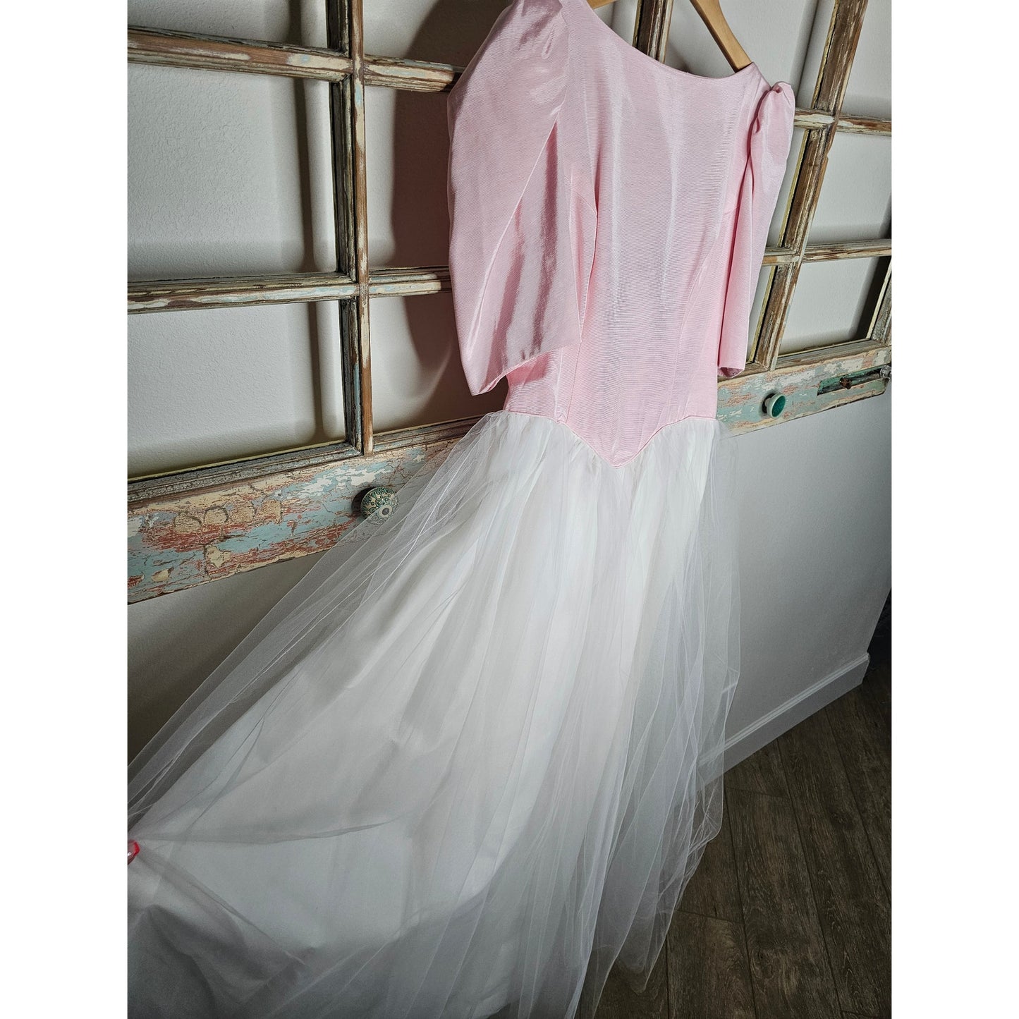 Vintage 80's Pink Princess Dress Open Back Bow Ladies size Medium