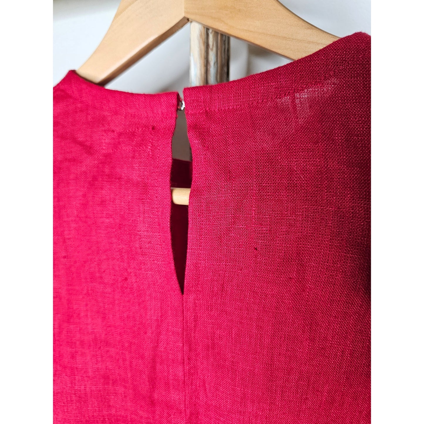 Red Linen knee length dress / Puff sleeves Ladies size ladies Medium
