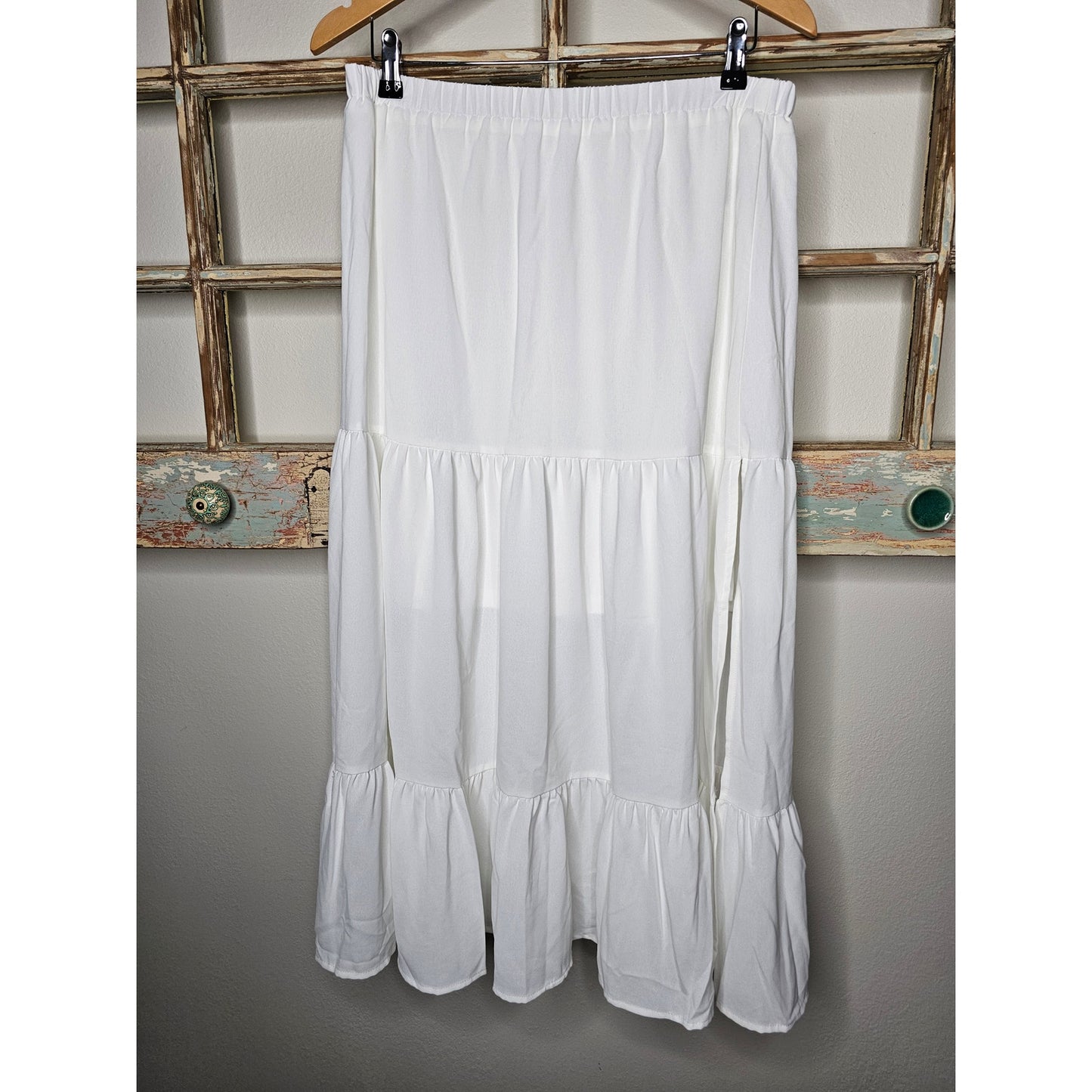 White Tiered Cider Midi Lined Skirt W/ Side Slit ladies size