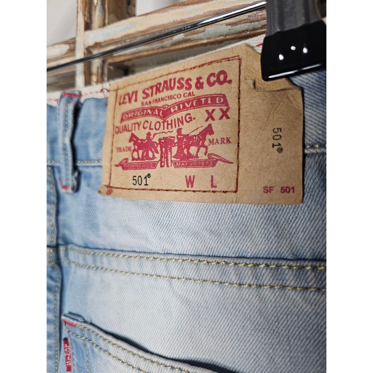 LEVIS 501 LIGHTER WASH TAPERED LEG LADIES SIZE 28