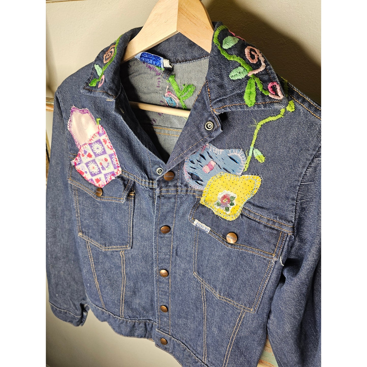 Vintage Roebuck Denim Jacket W/ embroidery Stamped hardware Size M