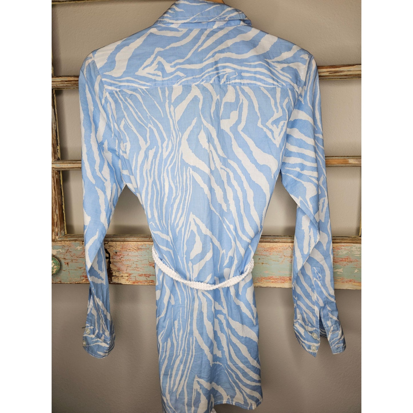 Zebra Animal Print blue/white Tunic Top Button up ladies size Medium