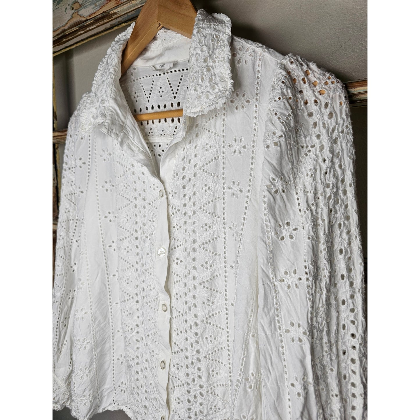 A Loves A Eyelet Lined White Button Up Top Ladies size Medium