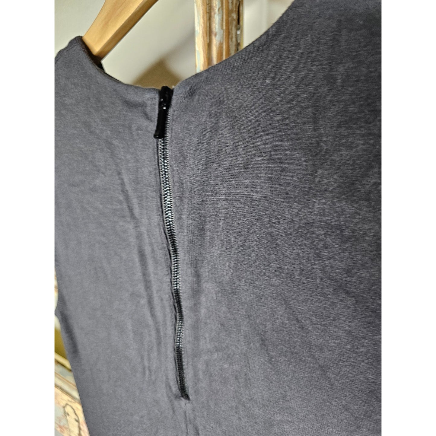 Vince Fine Gray Ribbed V-Neck Sleeveless Midi Dress Size Medium