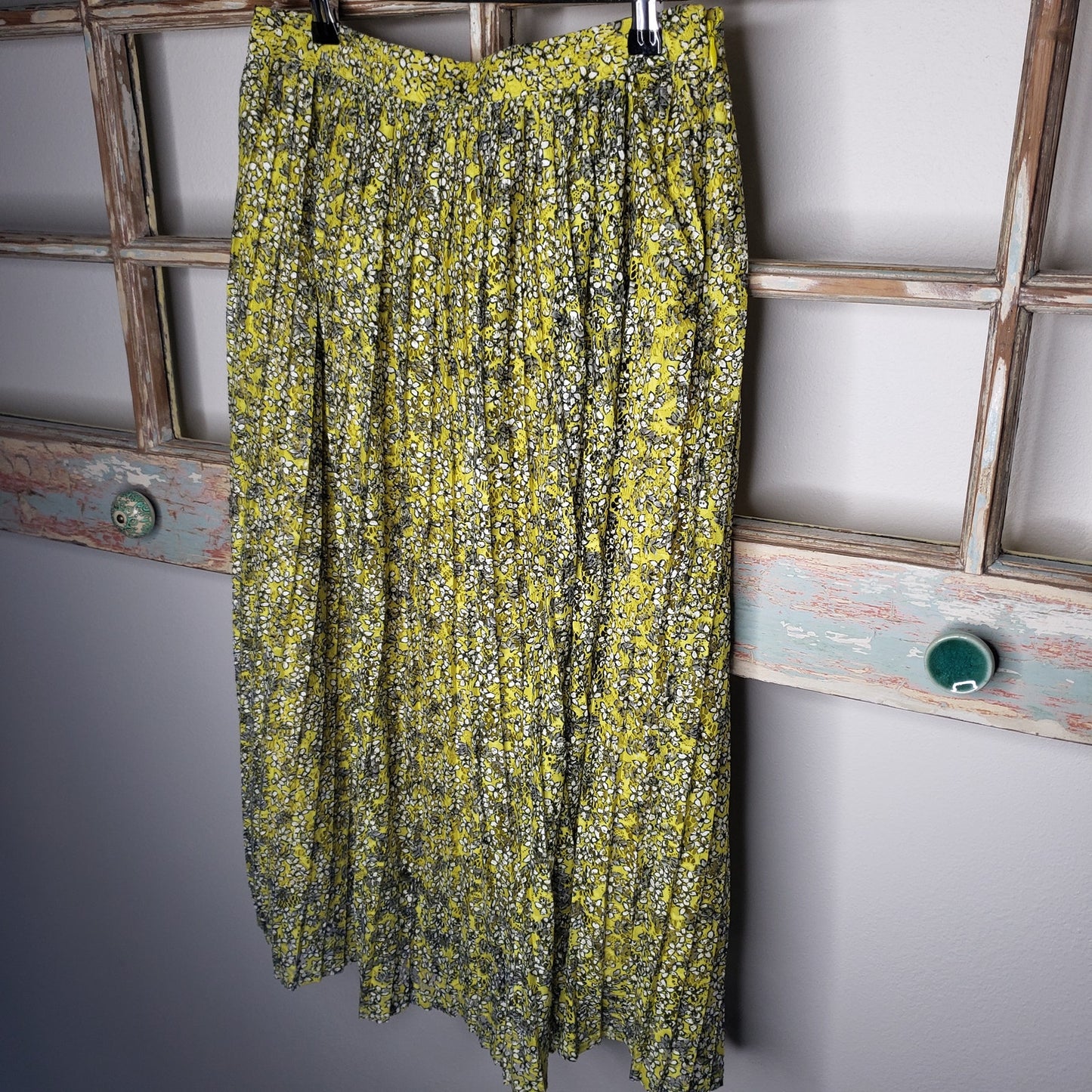 NWT Who What Wear Pleated lined Midi skirt yellow floral eyelet lace size 4