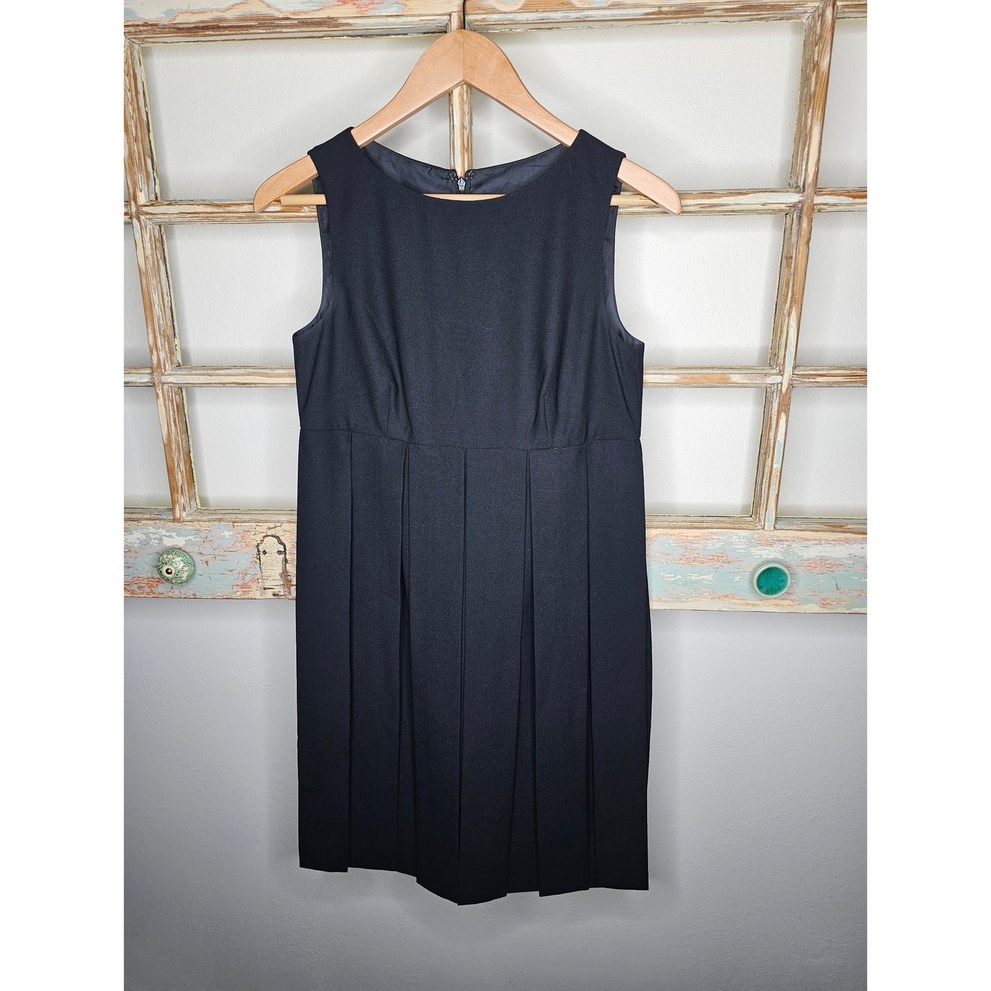 CABI BLACK EMPIRE WAIST BLACK SLEEVELESS DRESS SIZE 4